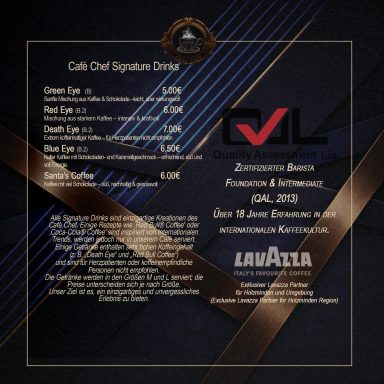 Speisekarte mit Cocktails und Preisen, elegantes Design mit geometrischen Mustern.